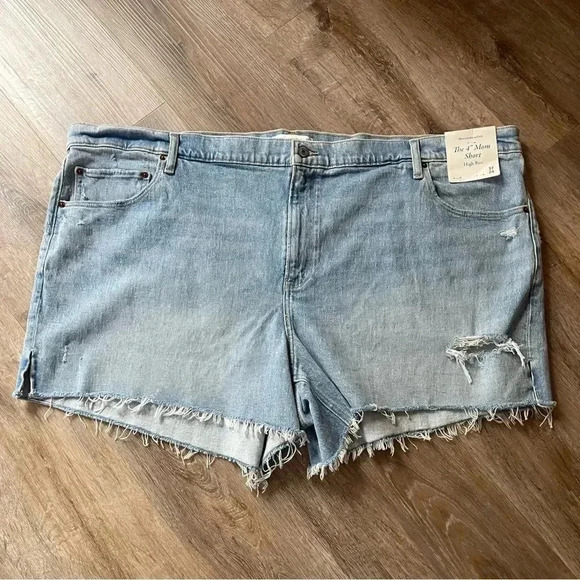 NWT Abercrombie & Fitch Women's Size 37 The 4" Mom Short High Rise Plus Size NEW - Picture 1 of 7